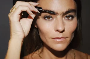 Artistic precision in brow services